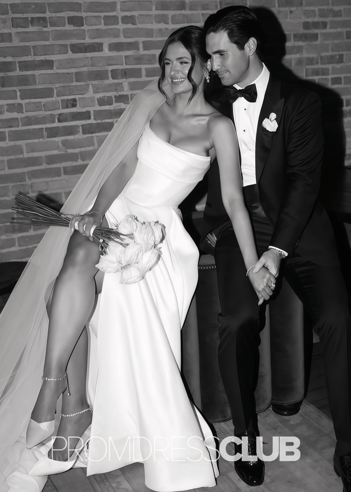 Ella |Beach White Simple Wedding Dresses Mermaid Strapless Satin with Slit - White - PromDressClub