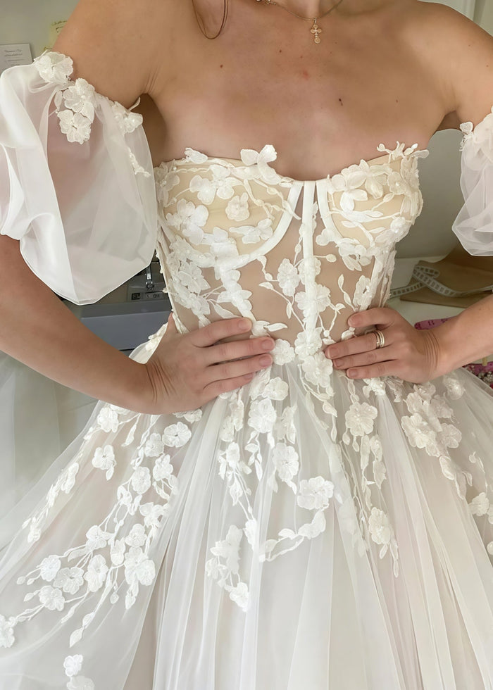 Jean | Enchanting Off the Shoulder Ball Gown Lace White Wedding Dress with Appliques Lace - White - PromDressClub