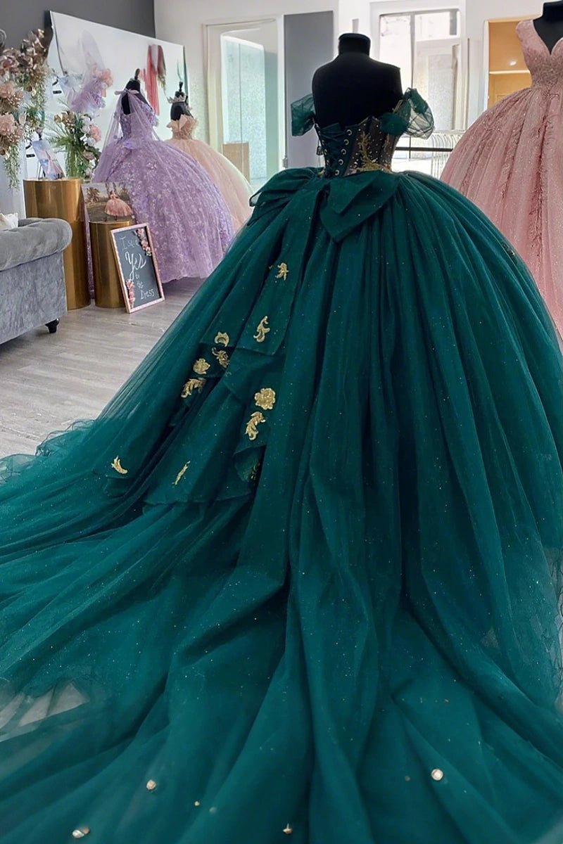 Jenna | Discover the Ultimate Emerald Green Quince Dress - Shine at Your Celebration! - Emerald Green - PromDressClub