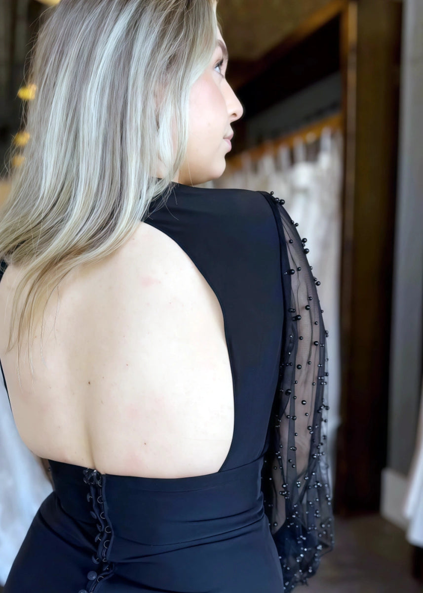 Leah | Timeless Gothic Black Tie Wedding Dress Elegance Modest Long Sleeve Gowns - Black - PromDressClub